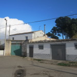 Edificio con terreno en alquiler