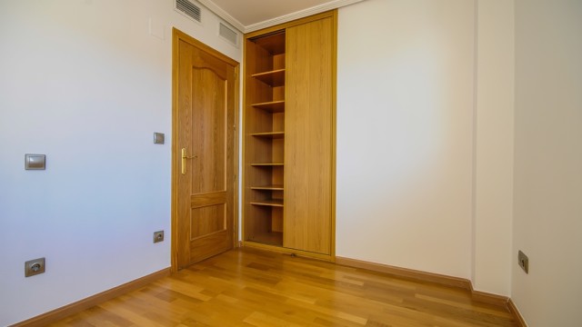 Piso en Utebo, con solarium.